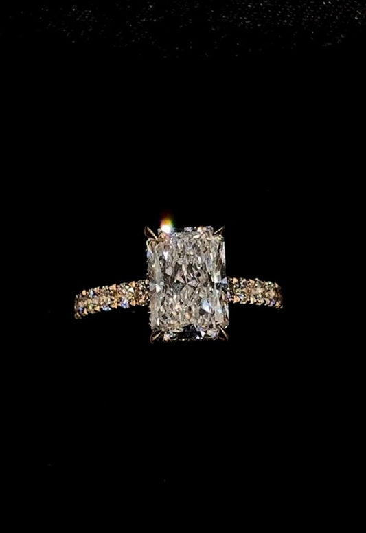 2.50ct Radiant Cut (E VS1) Diamond Engagement Ring – IGI Certified · Cathedral Setting